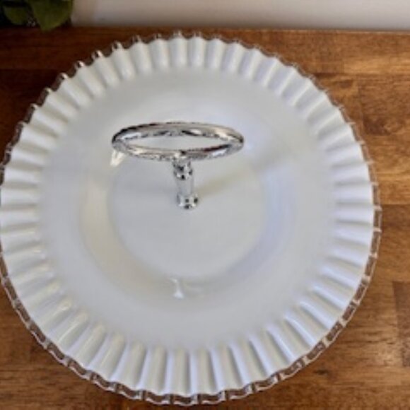 Vintage Fenton Silver Crest Milk Glass Basket – Ruffled Edge Wedding or Flower G - Picture 2 of 4